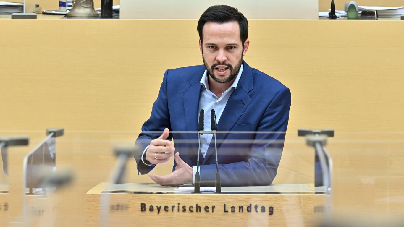 Martin Hagen, Vorsitzender der FDP-Landtagsfraktion: Am Dienstag wird über die weiteren Corona-Maßnahmen in Bayern entschieden.