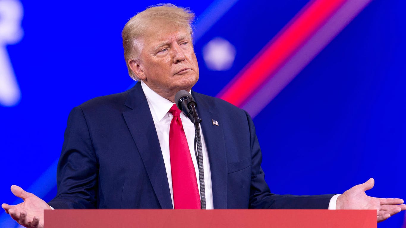 Der ehemalige US-Präsident Donald Trump bei einer Veranstaltung in Orlando: Seine Amtszeit ist juristisch längst noch nicht aufgearbeitet.