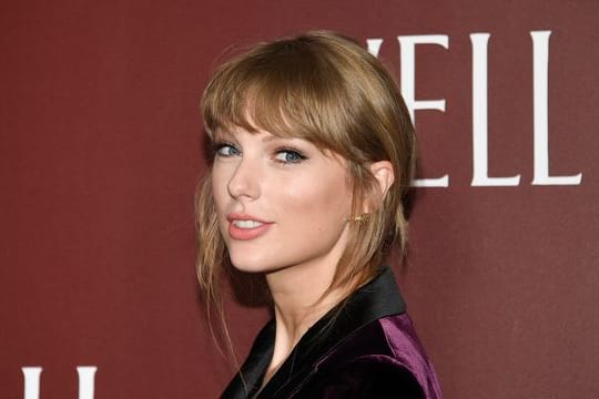 Die NYU verleiht Taylor Swift einen Ehrendoktortitel der bildenden Künste.