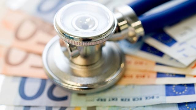 Ob für Check-up, Zahnreinigung oder Ernährungskurs: Viele gesetzliche Krankenkassen zahlen ihren Versicherten Geldprämien für gewisse Vorsorgeleistungen. Ob für Check-up, Zahnreinigung oder Ernährungskurs: Viele gesetzliche Krankenkassen zahlen ihren Versicherten Geldprämien für gewisse Vorsorgeleistungen.