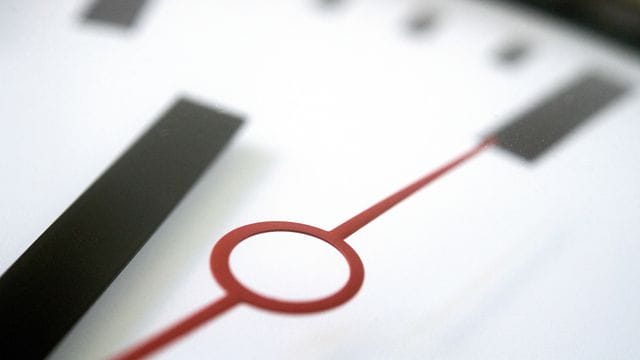 Ihre Arbeitszeit ist rum, Ihre Arbeit aber noch nicht erledigt? Wer Überstunden erst Jahre später am Stück ausgezahlt bekommt, braucht keine Angst vor hohen Steuerabgaben haben. Ihre Arbeitszeit ist rum, Ihre Arbeit aber noch nicht erledigt? Wer Überstunden erst Jahre später am Stück ausgezahlt bekommt, braucht keine Angst vor hohen Steuerabgaben haben.