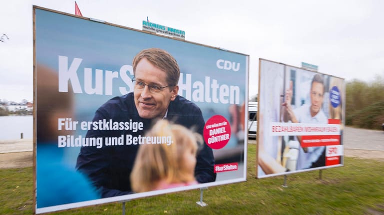 Plakate der CDU mit Daniel Günther und SPD mit Thomas Losse-Mueller: Am 8. Mai wählt Schleswig-Holstein einen neuen Landtag.