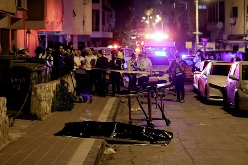 Beim dritten Anschlag in Israel binnen einer Woche sindmindestens vier Menschen getötet worden.