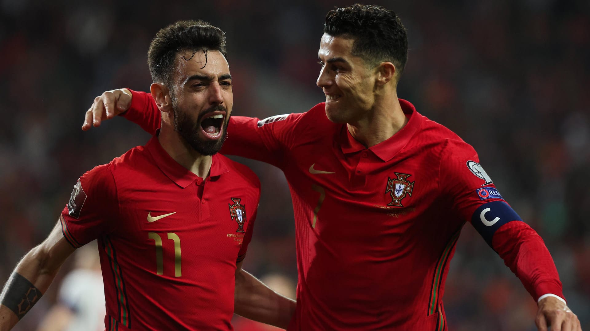 Matchwinner: Portugals Bruno Fernandes (l.) jubelt mit Cristiano Ronaldo.