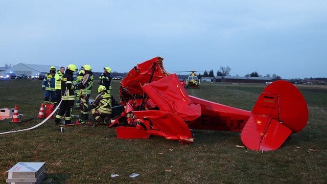 Sportflugzeug stürzt beim Landeanflug in Günzburg ab