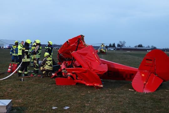 Sportflugzeug stürzt beim Landeanflug in Günzburg ab