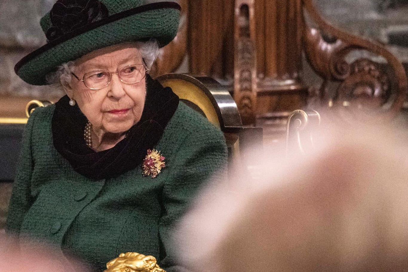 Queen Elizabeth II.: Die Königin nahm am 29. März 2022 an einem Gedenkgottesdienst zu Ehren ihres 2021 verstorbenen Mannes teil.