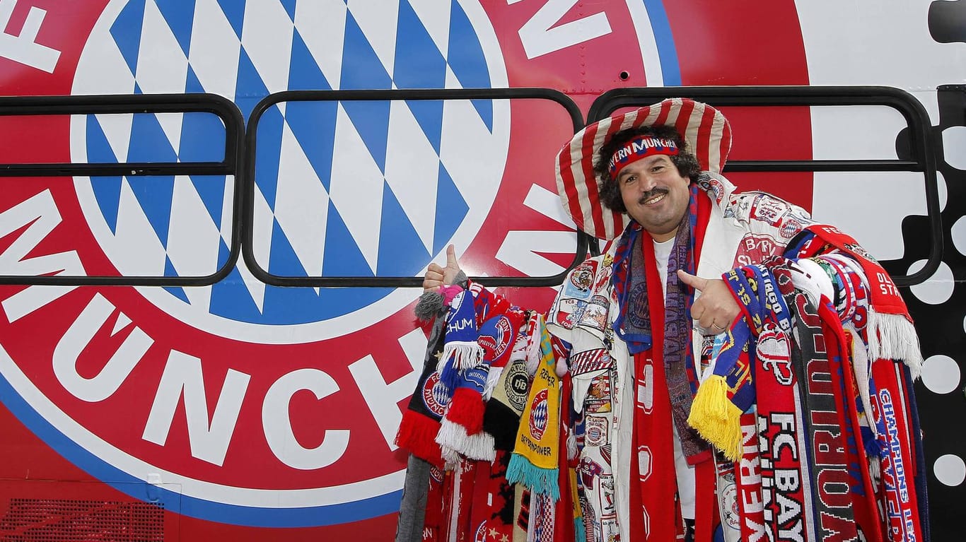 Bayern-Fan Michael Zeman, auch bekannt als "Buschmann" ist überraschend verstorben.