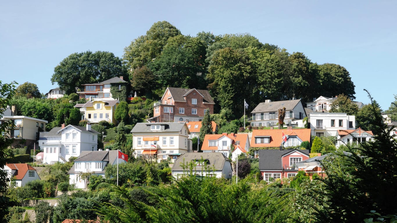 Eine Häusersiedlung in Hamburg-Blankenese (Archivbild): Das Eigenheim wird in der Hansestadt immer teurer.