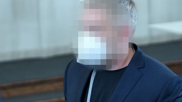 Der mutmaßlicher Drahtzieher des Ibiza-Videos im April 2021 vor dem parlamentarischen Ibiza-Untersuchungsausschuss aus. Der mutmaßlicher Drahtzieher des Ibiza-Videos im April 2021 vor dem parlamentarischen Ibiza-Untersuchungsausschuss aus.
