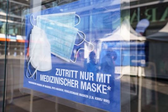 Die Maskenpflicht im Einzelhandel endet. Die Maskenpflicht im Einzelhandel endet.