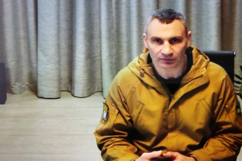 Vitali Klitschko in einer Videokonferenz (Archivbild): Auch in Hannover soll der Kiewer Bürgermeister zu Wort kommen.