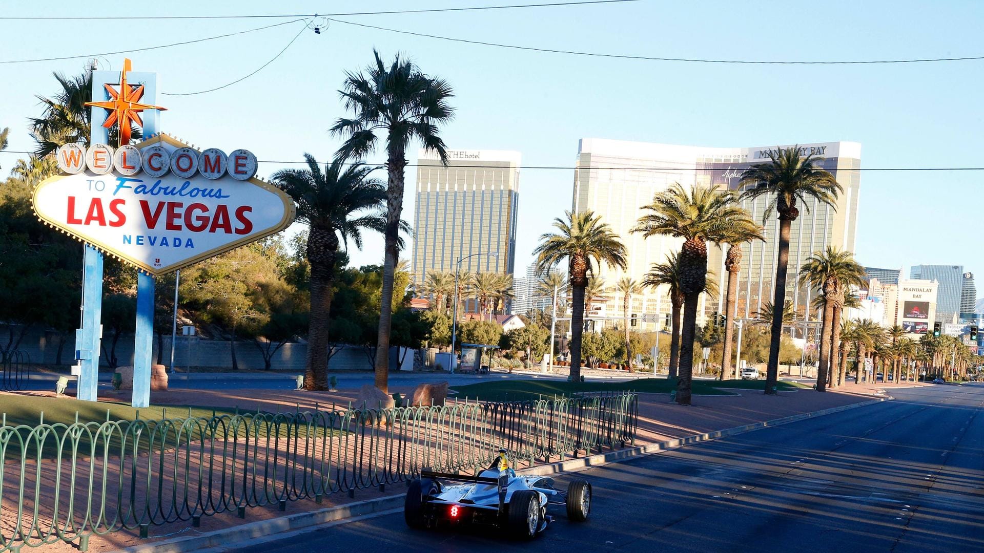 Ein Rennauto in Las Vegas (Archivbild): In der US-Metropole fährt ab 2023 die Formel 1.