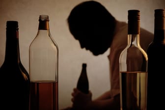 Alkoholkonsum (Symbolbild): Wer zu viel Alkohol trinkt, riskiert auf Dauer seine Gesundheit.