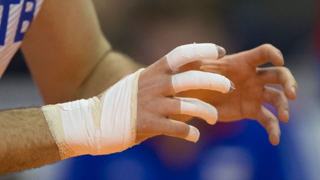 Ein Volleyballspieler geht in Position