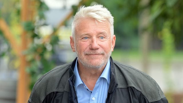 Schauspieler Jörg Schüttauf hat verraten, wo er seine Auszeichnungen stehen hat.