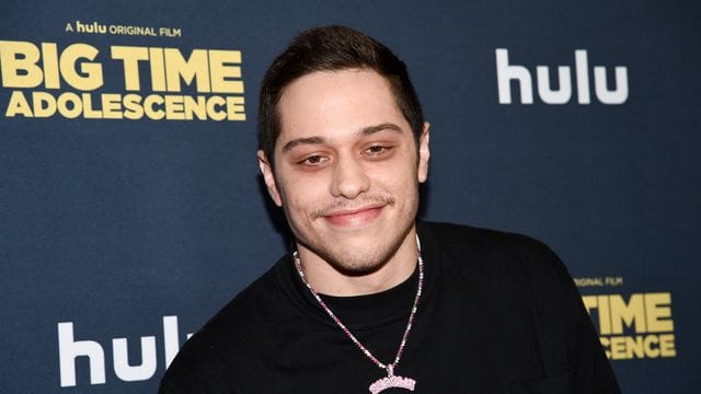 Pete Davidson wird Hochzeitsgast bei Machine Gun Kelly und Megan Fox.