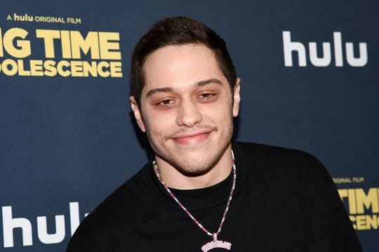 Pete Davidson wird Hochzeitsgast bei Machine Gun Kelly und Megan Fox.