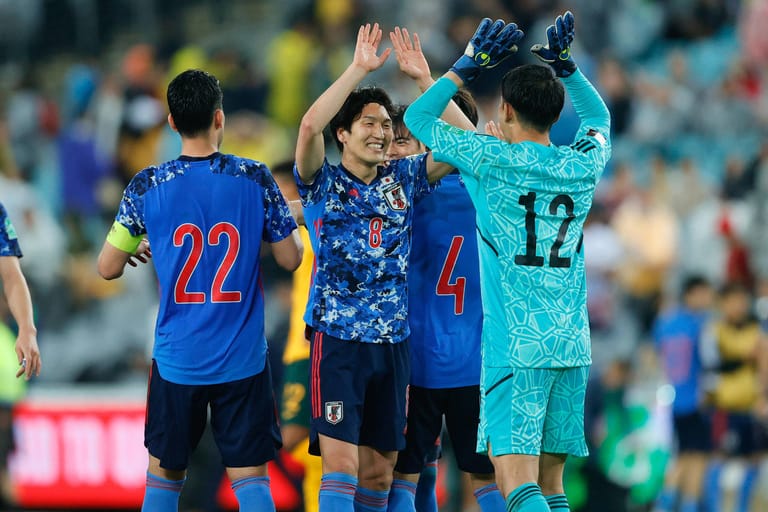 Japan: Mit Union-Profi Genki Haraguchi (M.) machte "Samurai Blue" seine siebte WM-Teilnahme in Folge klar. Weiter als ins Achtelfinale ging es bislang noch nie. Das soll sich in Katar ändern.