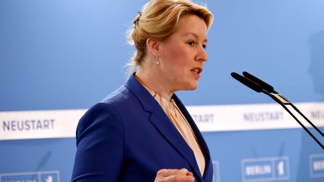 Franziska Giffey (SPD), Regierende Bürgermeisterin Berlins, hält eine Rede (Archivbild): Auch sie findet Kritik an dem Modellprojekt.