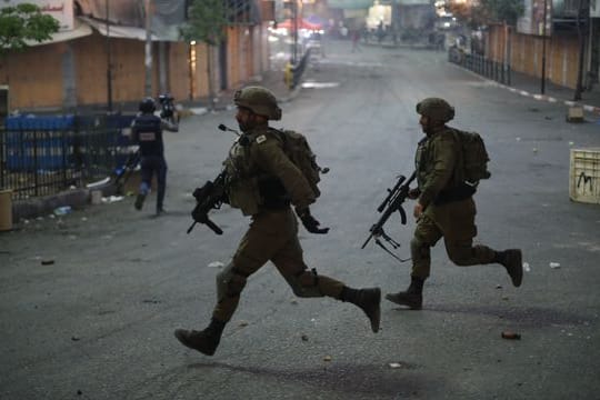 Israelische Soldaten während eines Einsatzes im Westjordanland (Archivbild).