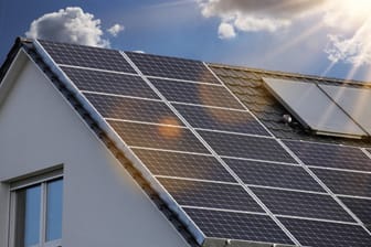 Einfamilienhaus mit PV-Anlage: Müssen bald alle Dächer Solarenergie erzeugen?
