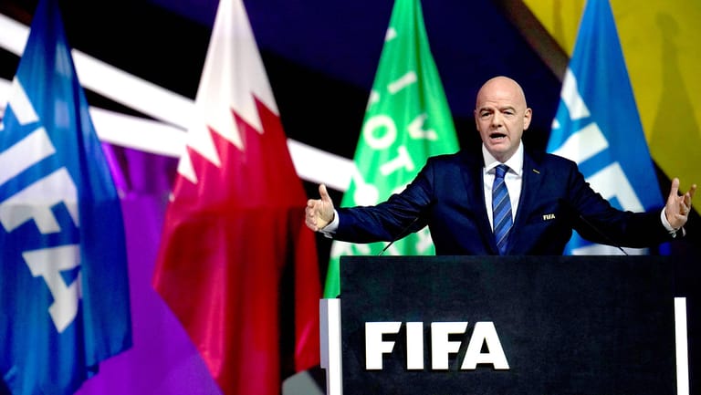 Präsident Gianni Infantino spricht auf dem Fifa-Kongress am Donnerstag in Doha.