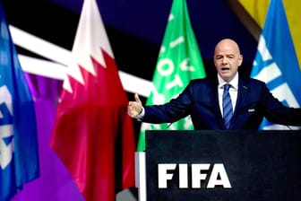 Präsident Gianni Infantino spricht auf dem Fifa-Kongress am Donnerstag in Doha.