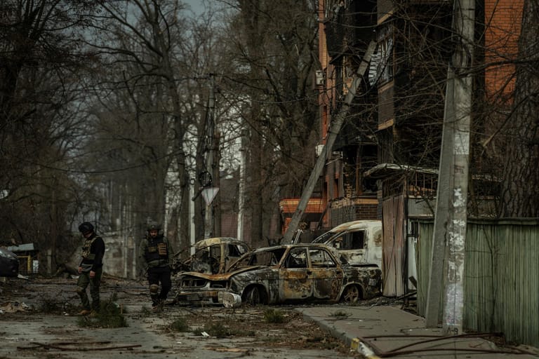 29. März: Nach erneuten Friedensgesprächen sagt Russland zu, die Kampfhandlungen bei Kiew und Tschernihiw zurückzufahren. Moskau erwartet einen neutralen Status der Ukraine. Im