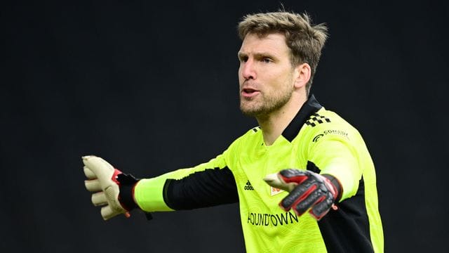 Unions Torhüter Andreas Luthe fällt für das Bundesliga-Heimspiel gegen den 1. Unions Torhüter Andreas Luthe fällt für das Bundesliga-Heimspiel gegen den 1.