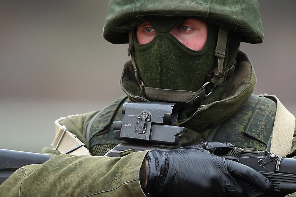 Russischer Soldat in der Ukraine: In abgefangenen Funksprüchen berichten Soldaten von den Schrecken des Krieges.