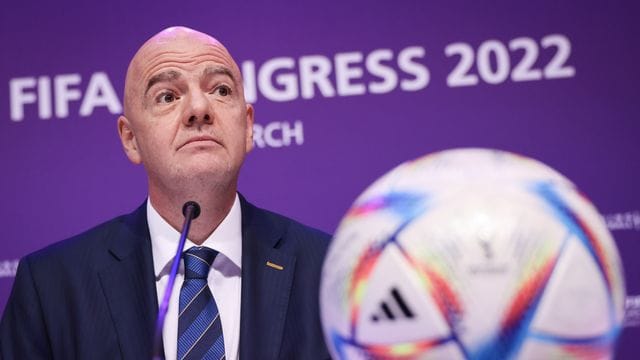 Fifa-Präsident Gianni Infantino spricht auf einer Pressekonferenz nach dem Fifa-Kongress.