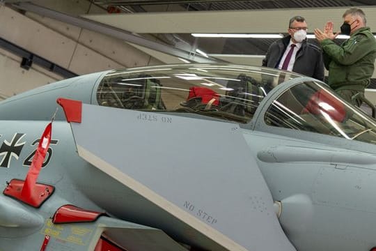 Eine Maschine vom Typ "Eurofighter Typhoon".