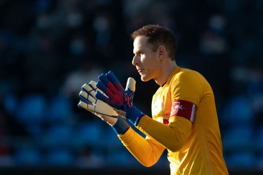 Torhüter Peter Gulacsi steht gegen Borussia Dortmund wieder im Tor der Leipziger.