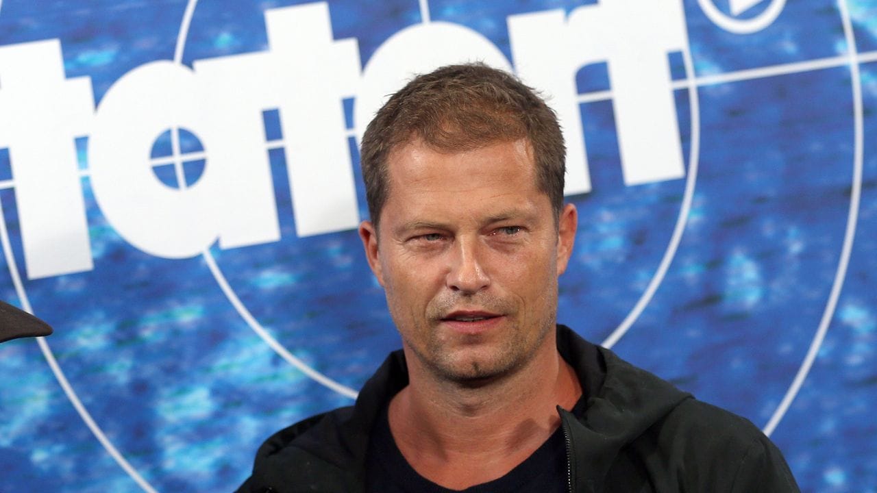 Als der Schauspieler Til Schweiger "Tatort"-Kommissar wird, will er auch gleich den Vorspann des Krimi-Dauerbrenners austauschen. Als der Schauspieler Til Schweiger "Tatort"-Kommissar wird, will er auch gleich den Vorspann des Krimi-Dauerbrenners austauschen.