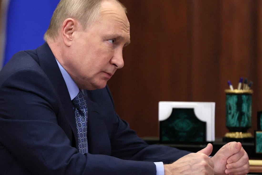 Russian President Vladimir Putin meets with the head of the Republic of Ingushetia Makhmud-Ali Kalimatov in Moscow