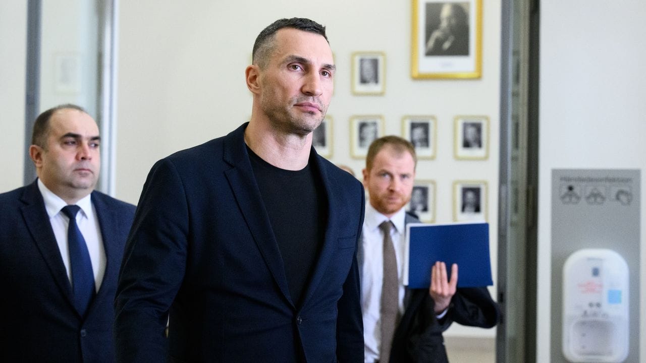 "Wenn man ein passiver Beobachter ist, hat man auch das Blut an den eigenen Händen": Wladimir Klitschko. "Wenn man ein passiver Beobachter ist, hat man auch das Blut an den eigenen Händen": Wladimir Klitschko.