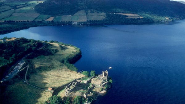 Ruine von Urquhart Castle am Loch Ness