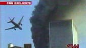 Es war kurz nach neun Uhr. Viele New Yorker waren auf dem Weg zur Arbeit. Nachdem der nördliche Turm des World Trade Centers bereits in Flammen stand, steuerte ein zweiter Jet auf den Südturm zu.