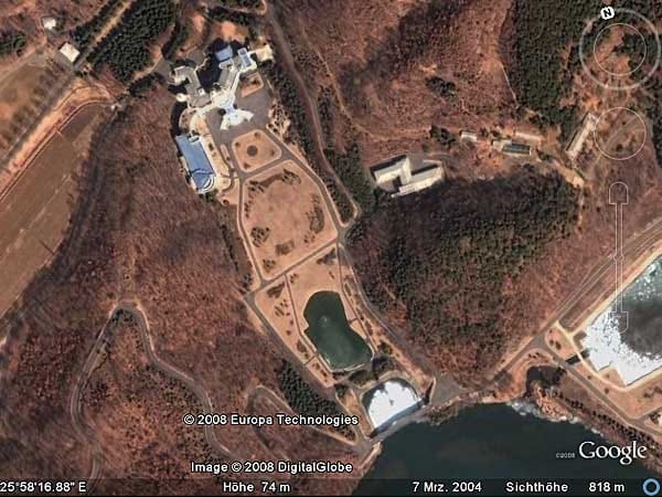Google Earth zeigt angebliche Luxusvilla von Kim Jong-il in Nordkorea. (Bild: DigitalGlobe)