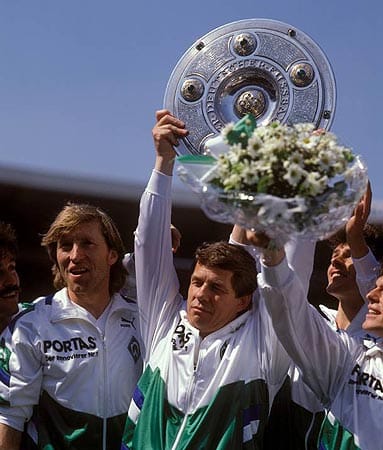 Sein erster Meistertitel. 1988 hängt Werder den FC Bayern ab und holt sich verdient die Schale.