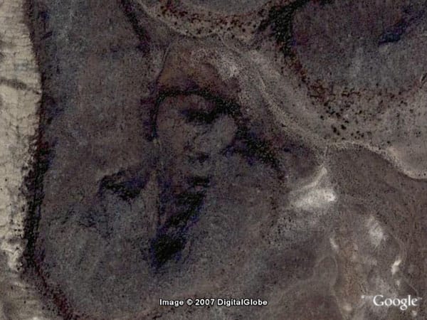 Eine Felsformation in der Wüste von Nevada sieht aus wie ein Zyklop