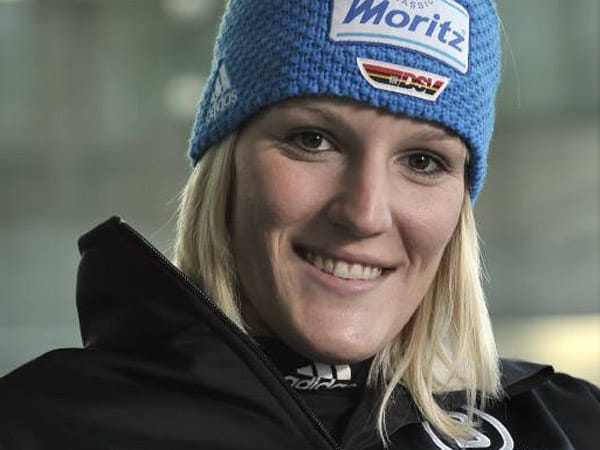 Susanne Riesch trat 2010 aus dem großen Schatten ihrer Schwester Maria: Die 23-Jährige fuhr in zwei Weltcup-Slaloms auf das Podest (jeweils Rang drei). Bei Olympia 2010 verpasste sie den großen Triumph nur knapp - auf Position vier nach dem ersten Durchgang liegend schied die Partenkirchenerin im zweiten Lauf aus.
