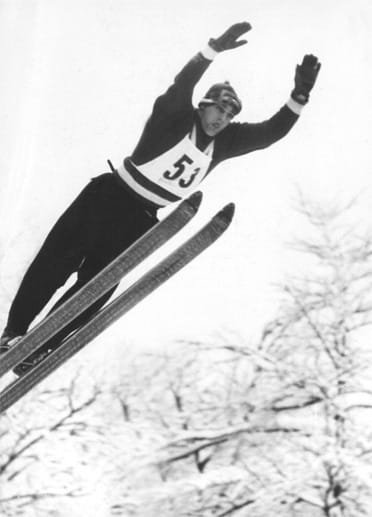 Helmut Recknagel siegt 1957/58 als erster Deutscher bei der Vierschanzentournee. Der Springer aus der DDR kann seinen Erfolg 1958/59 und 1960/61 wiederholen.