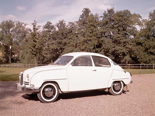 Saab 96 von 1960 - damals waren viele Saab noch recht kleine Fahrzeuge.