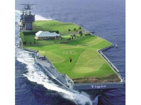 Internet-Märchen: Golfprofi Tiger Woods hat riesige Yacht mit eigenem Parcours gekauft.