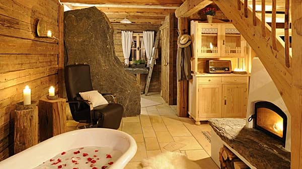 Leogang: Hütten-Wellness im Bergdorf Priesteregg