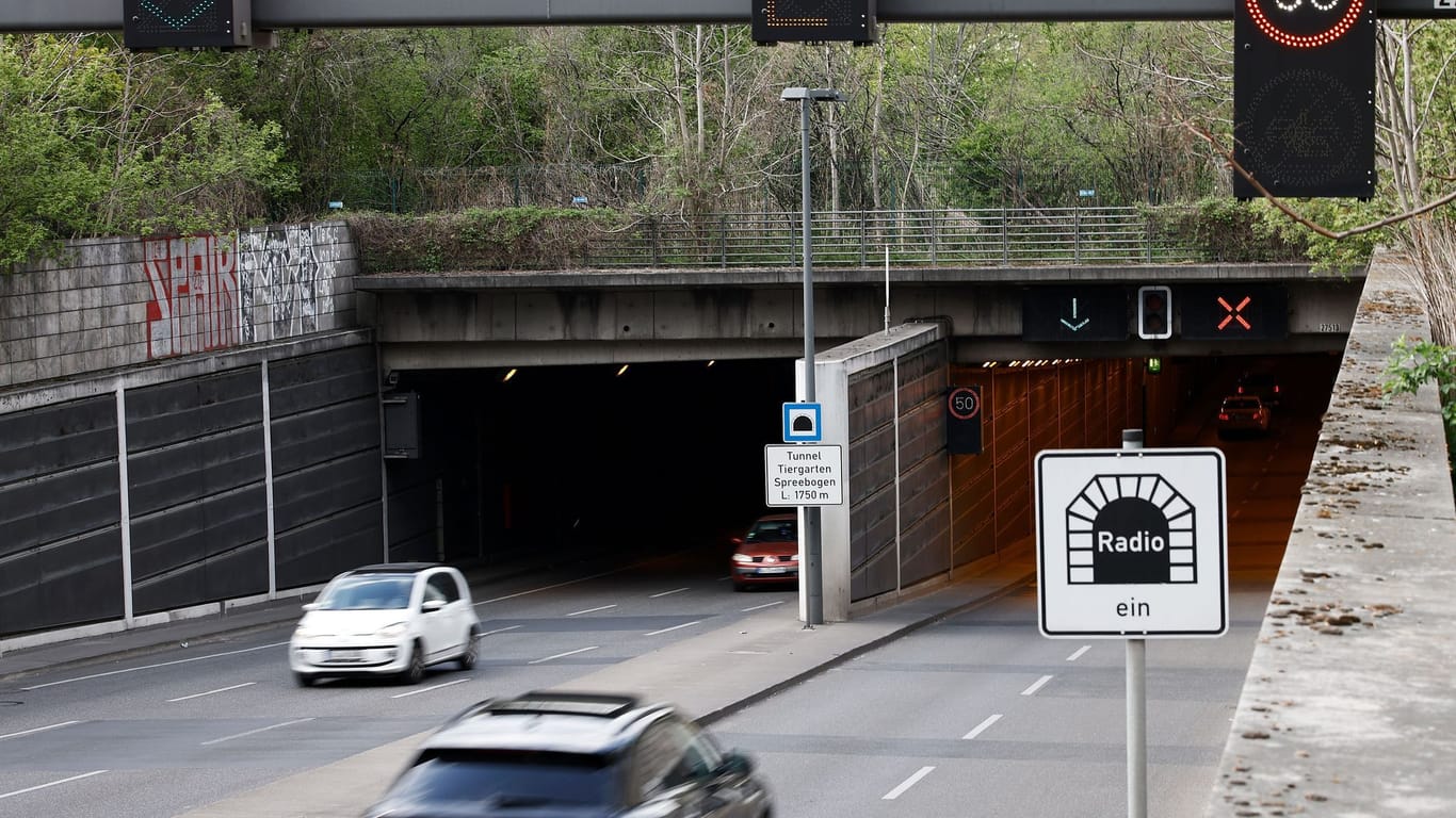 Tiergartentunnel (Symbolbild): Ein Unfall mit einem Motorrad sorgte für eine Sperrung.