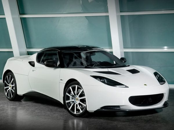 Der Sportwagenhersteller Lotus enthüllt auf dem Genfer Salon 2010 die Designstudie Evora "Carbon"