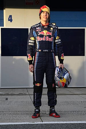 Platz 1: Sebastian Vettel. Der Red-Bull-Pilot kämpfte schon in der vergangenen Saison um den Titel, sein Material wurde zum Ende hin immer besser. 2010 wird deshalb sein Jahr werden.